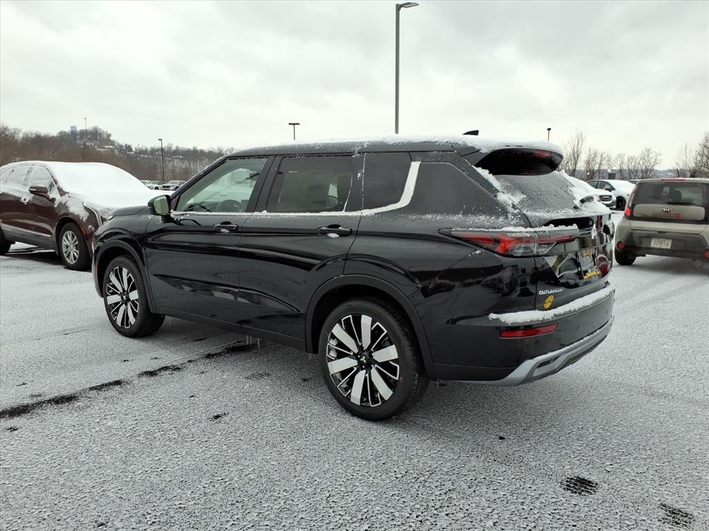 2026 Mitsubishi Outlander Base