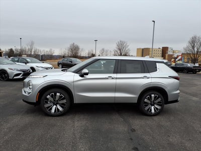 2026 Mitsubishi Outlander Base