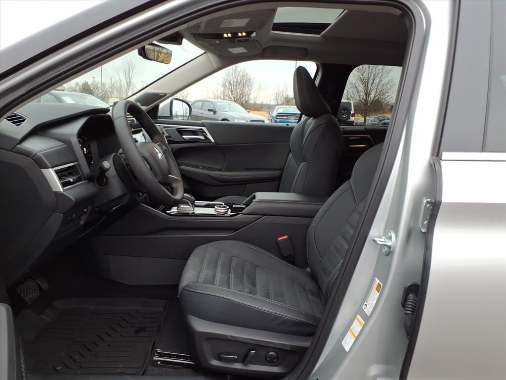 2026 Mitsubishi Outlander Base