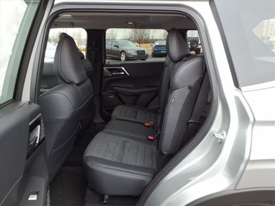 2026 Mitsubishi Outlander Base