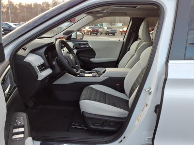 2026 Mitsubishi Outlander Base