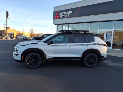 2026 Mitsubishi Outlander Base