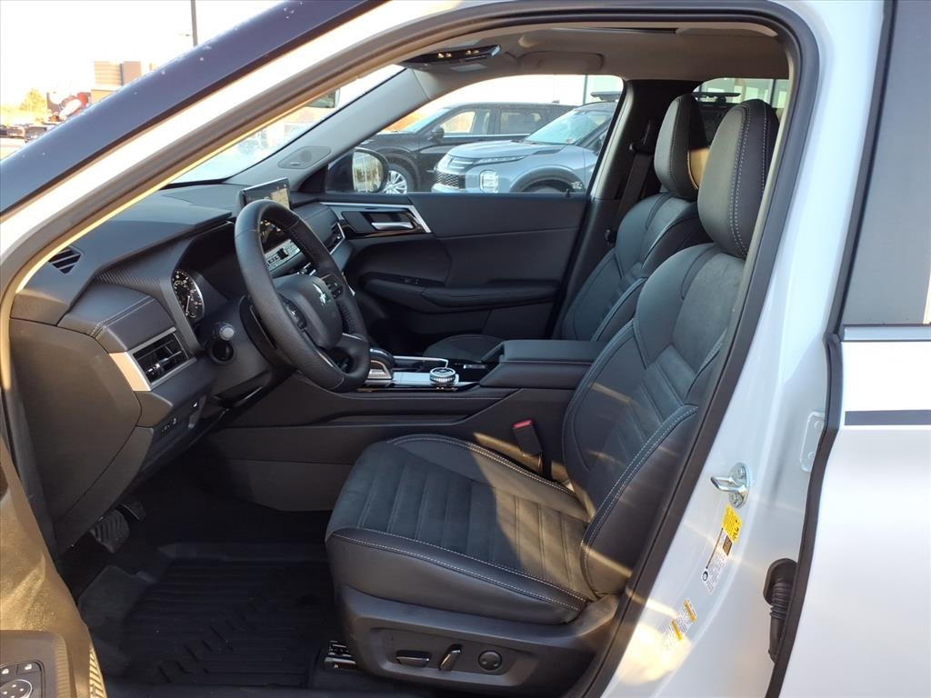 2026 Mitsubishi Outlander Base