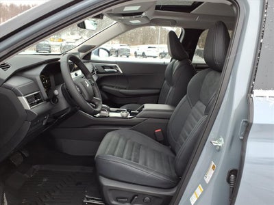 2026 Mitsubishi Outlander SE