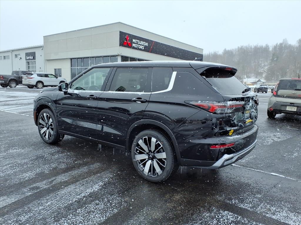 2026 Mitsubishi Outlander Base