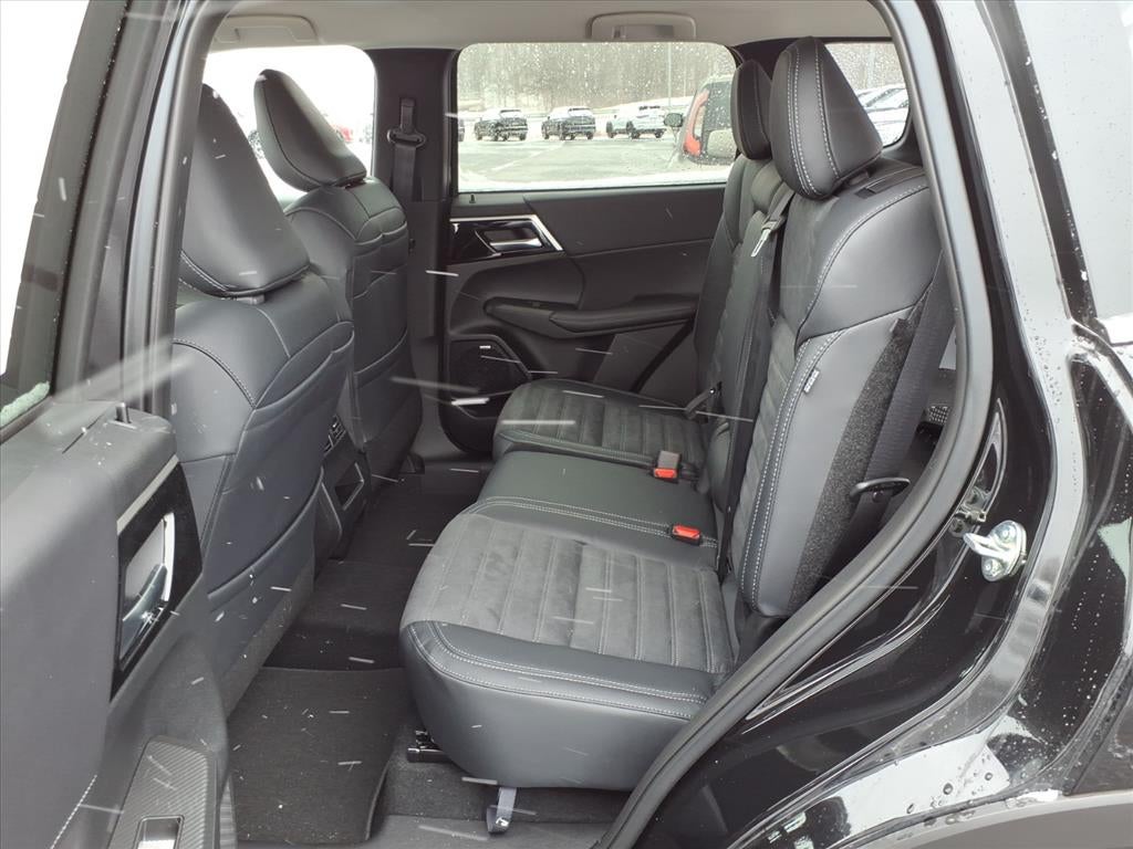 2026 Mitsubishi Outlander Base