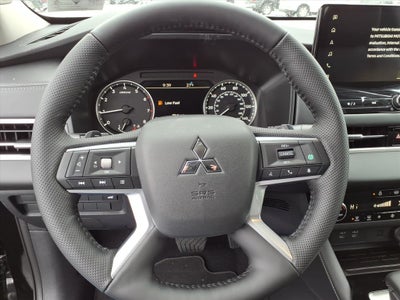 2026 Mitsubishi Outlander Base