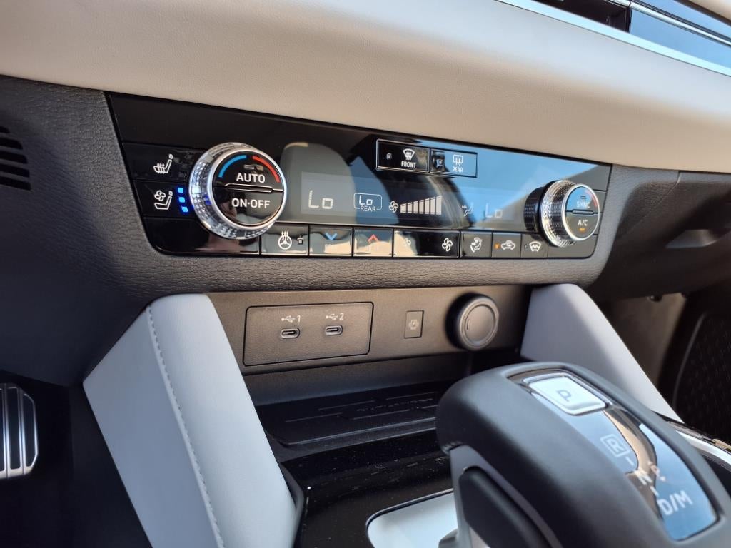 2025 Mitsubishi Outlander Platinum Edition