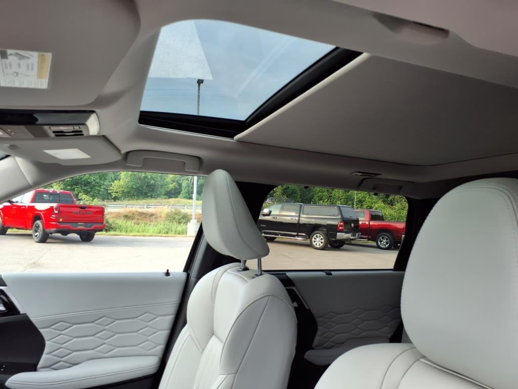 2025 Mitsubishi Outlander Platinum Edition