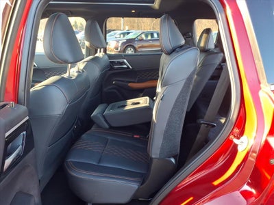 2024 Mitsubishi Outlander Base