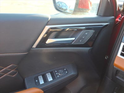 2024 Mitsubishi Outlander Base