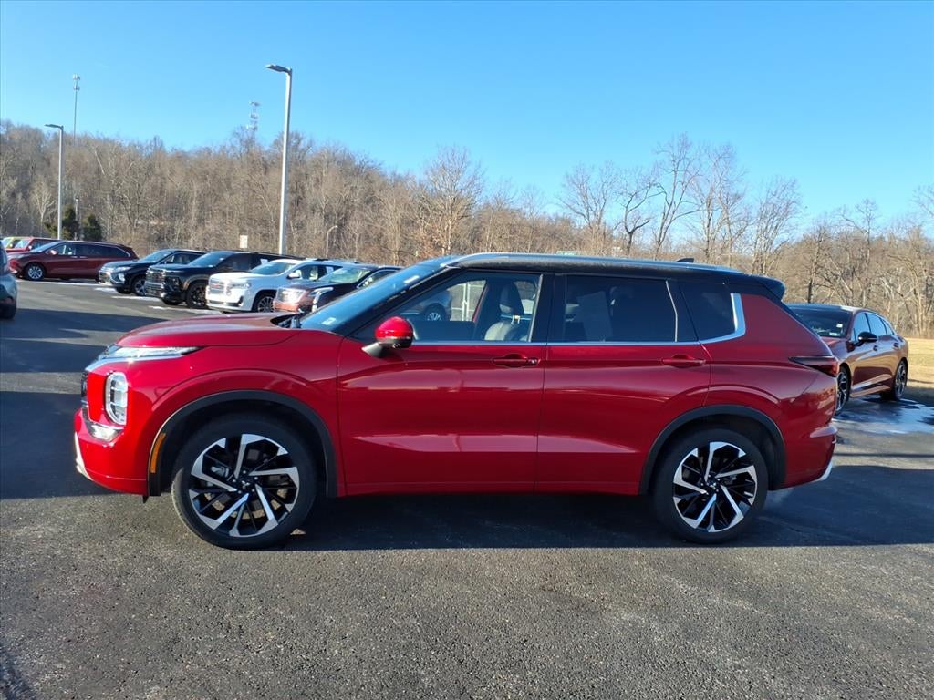 2024 Mitsubishi Outlander Base