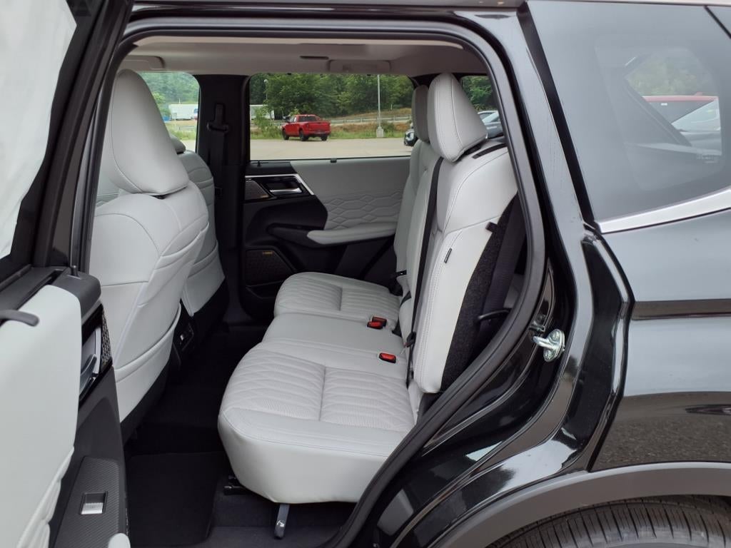 2025 Mitsubishi Outlander Platinum Edition