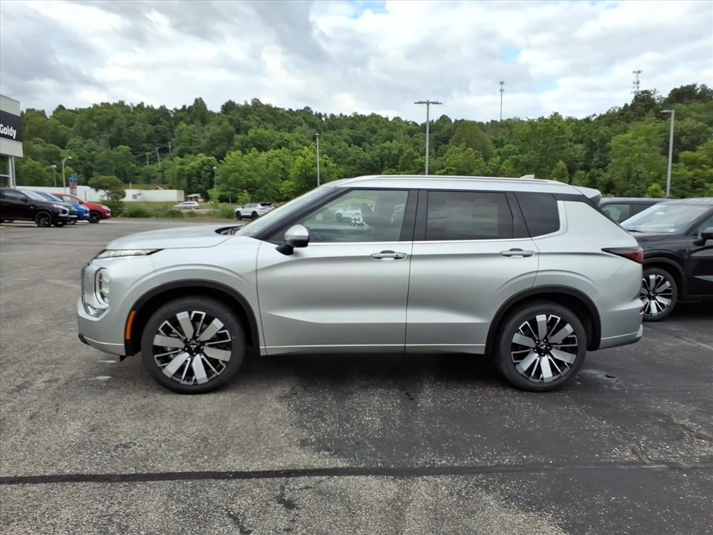 2026 Mitsubishi Outlander Base