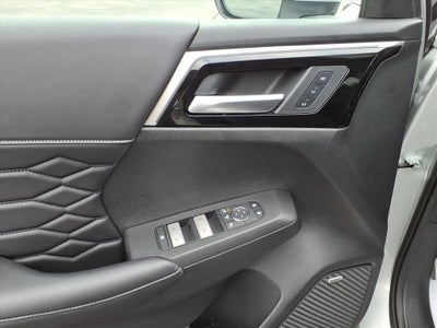 2026 Mitsubishi Outlander Base
