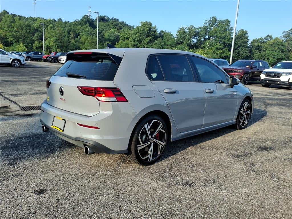 2025 Volkswagen Golf GTI SE