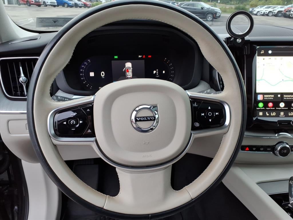 2024 Volvo XC60 Plus Dark Theme