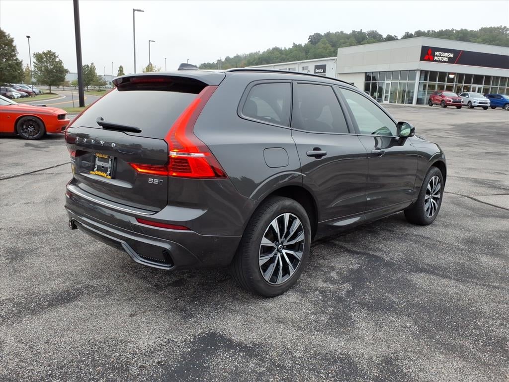 2024 Volvo XC60 Plus Dark Theme